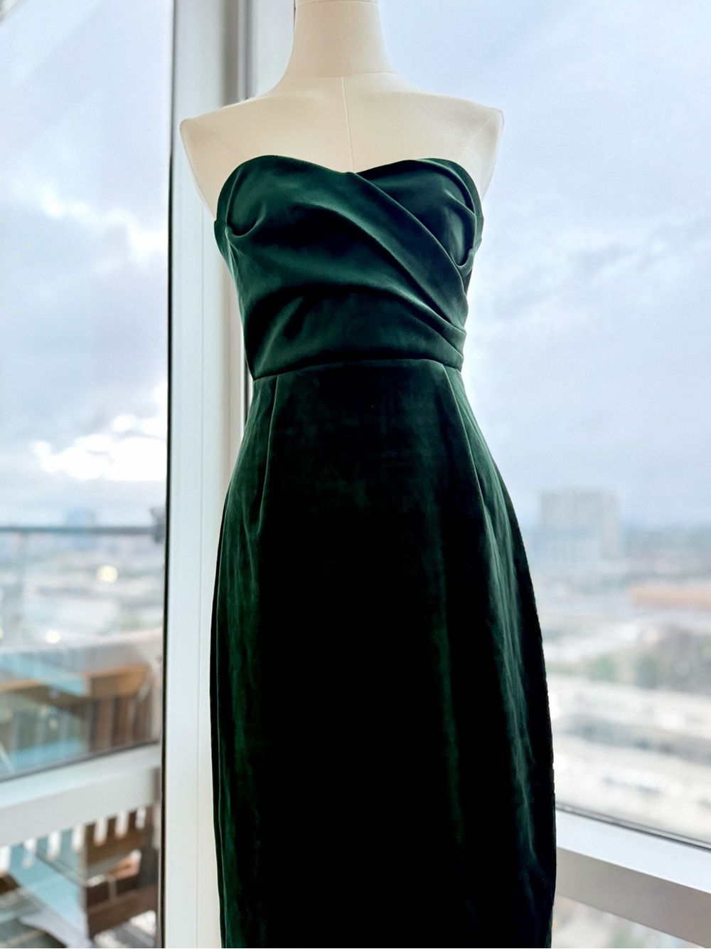 Express Strapless Velvet Dress in Dark Green